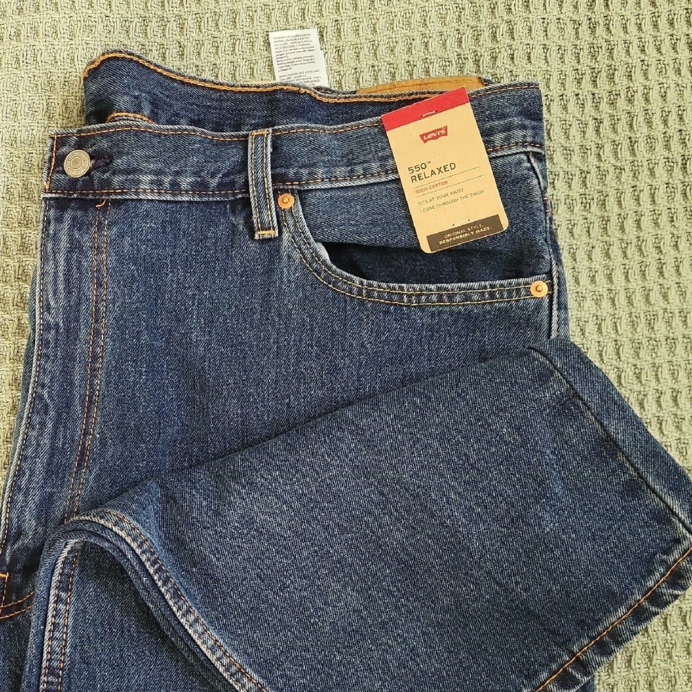 Levi's Relaxed Fit Dark Blue Jeans Relaxed Fit 550. 46x29